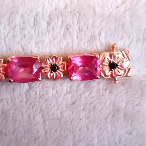 MYSTIC PINK TOPAZ AND BLACK ONYX FLORAL BRACELET - Picture 7 of 8